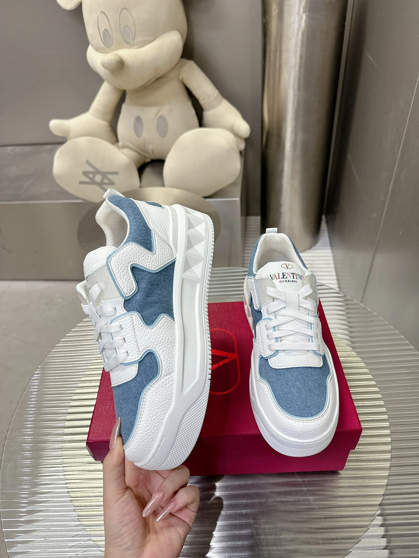 Низкие кроссовки Valentino 2024 — синие