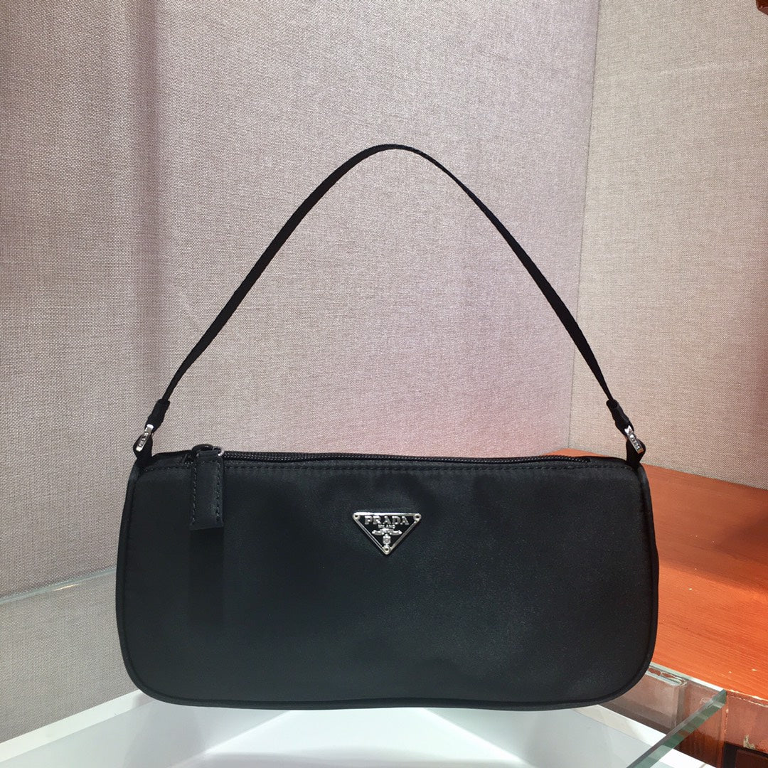 Сумка-хобо Prada Long Handbag (под мышкой) - черная