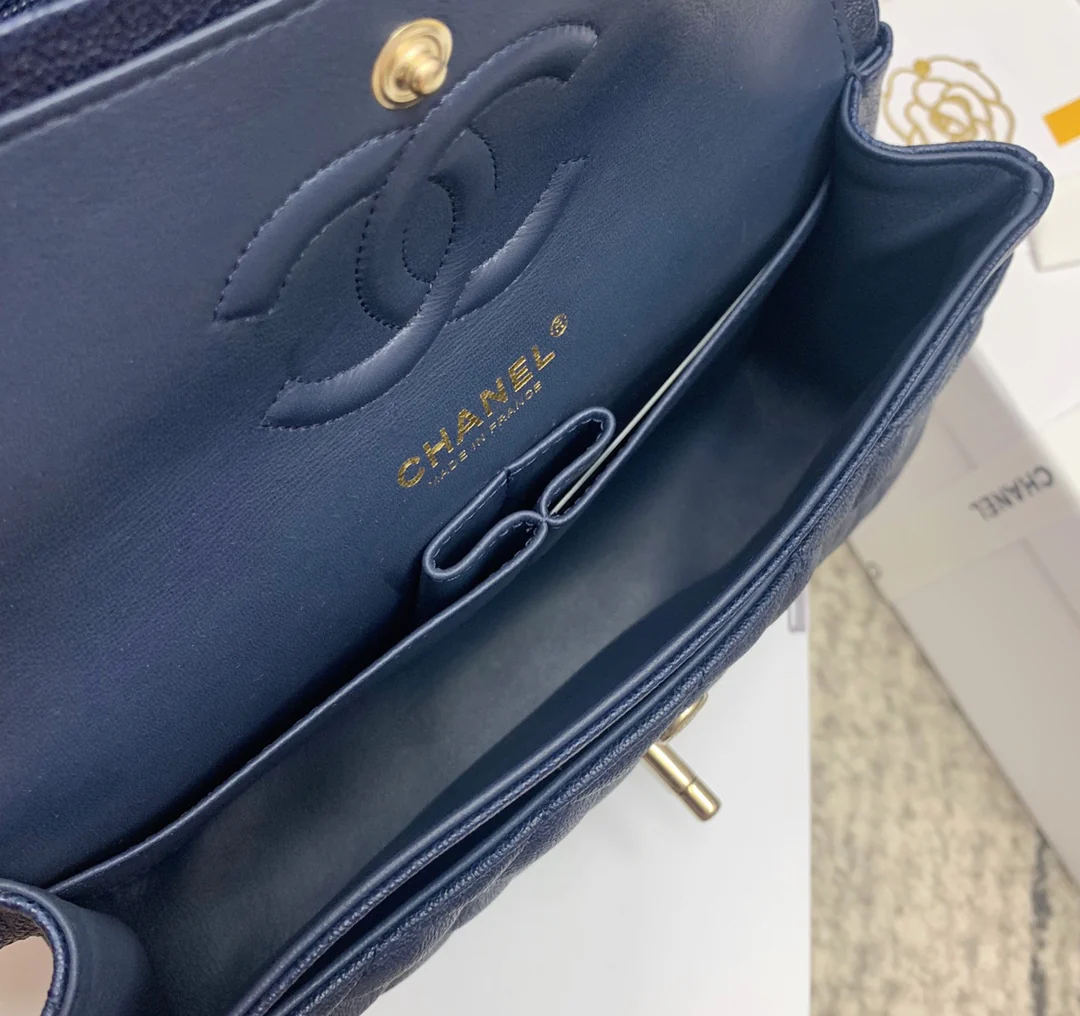 Сумка Chanel Sesame Pattern CF — темно-синяя с золотой фурнитурой — 23 см