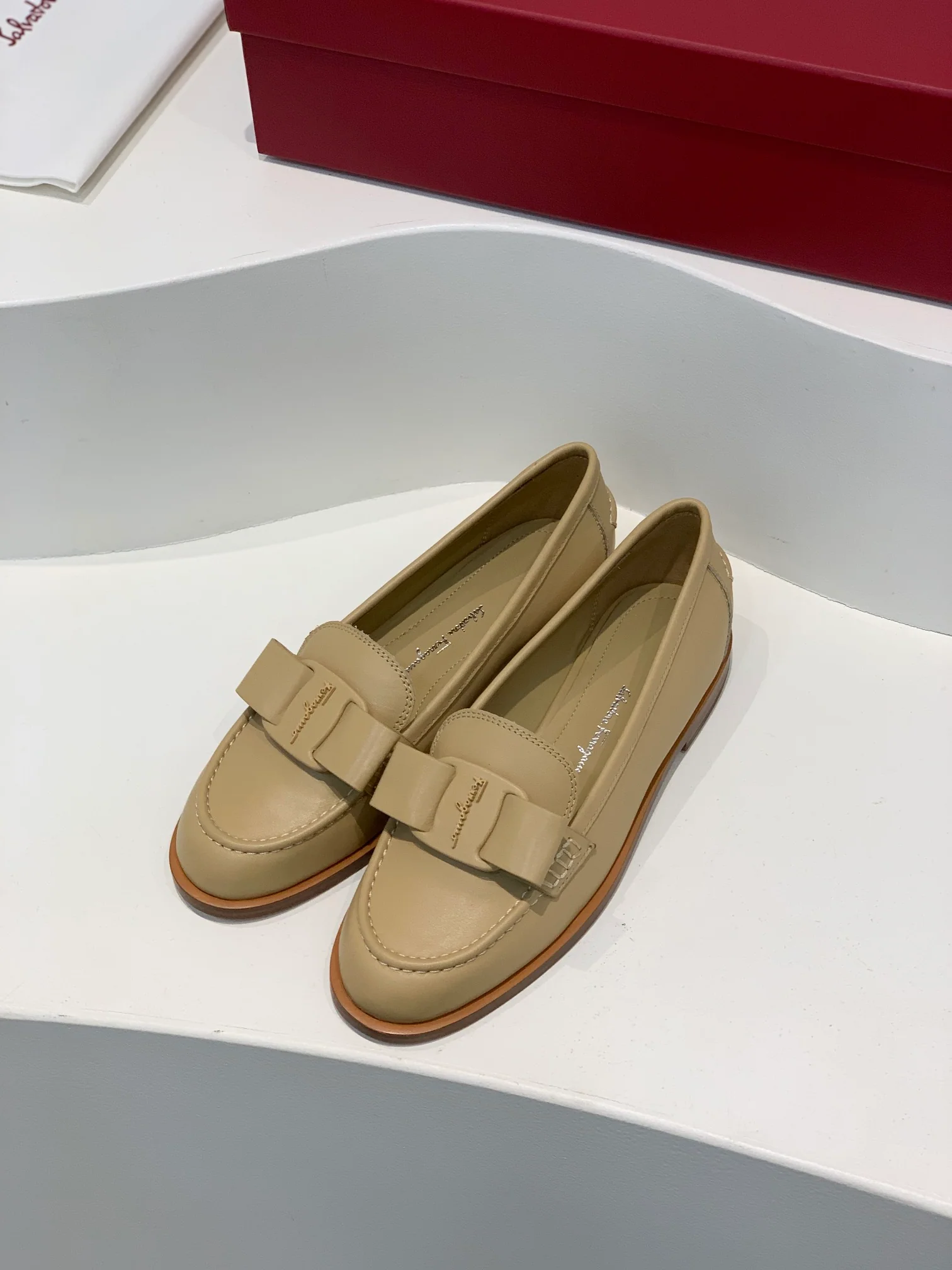 Salvatore Ferragamo - Балетки с закрытым носком - Цвет 