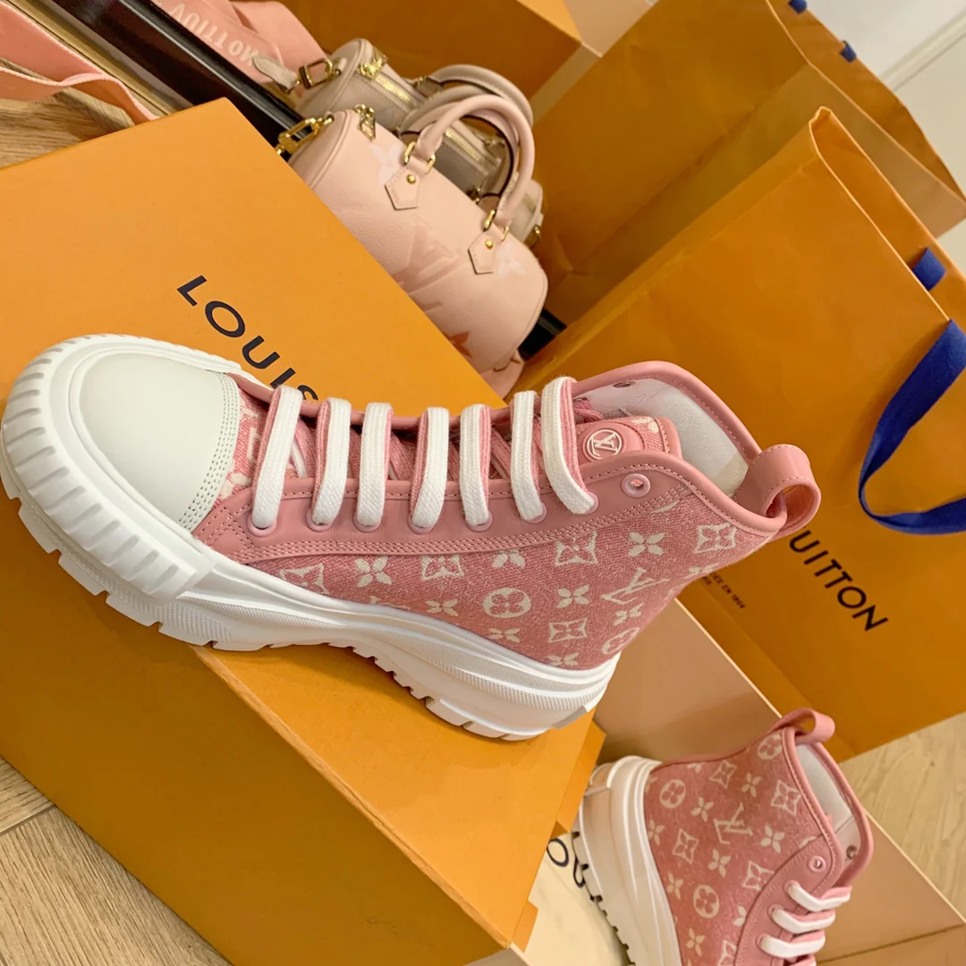 Обувь LV - высокие кроссовки LV Squad - розовые