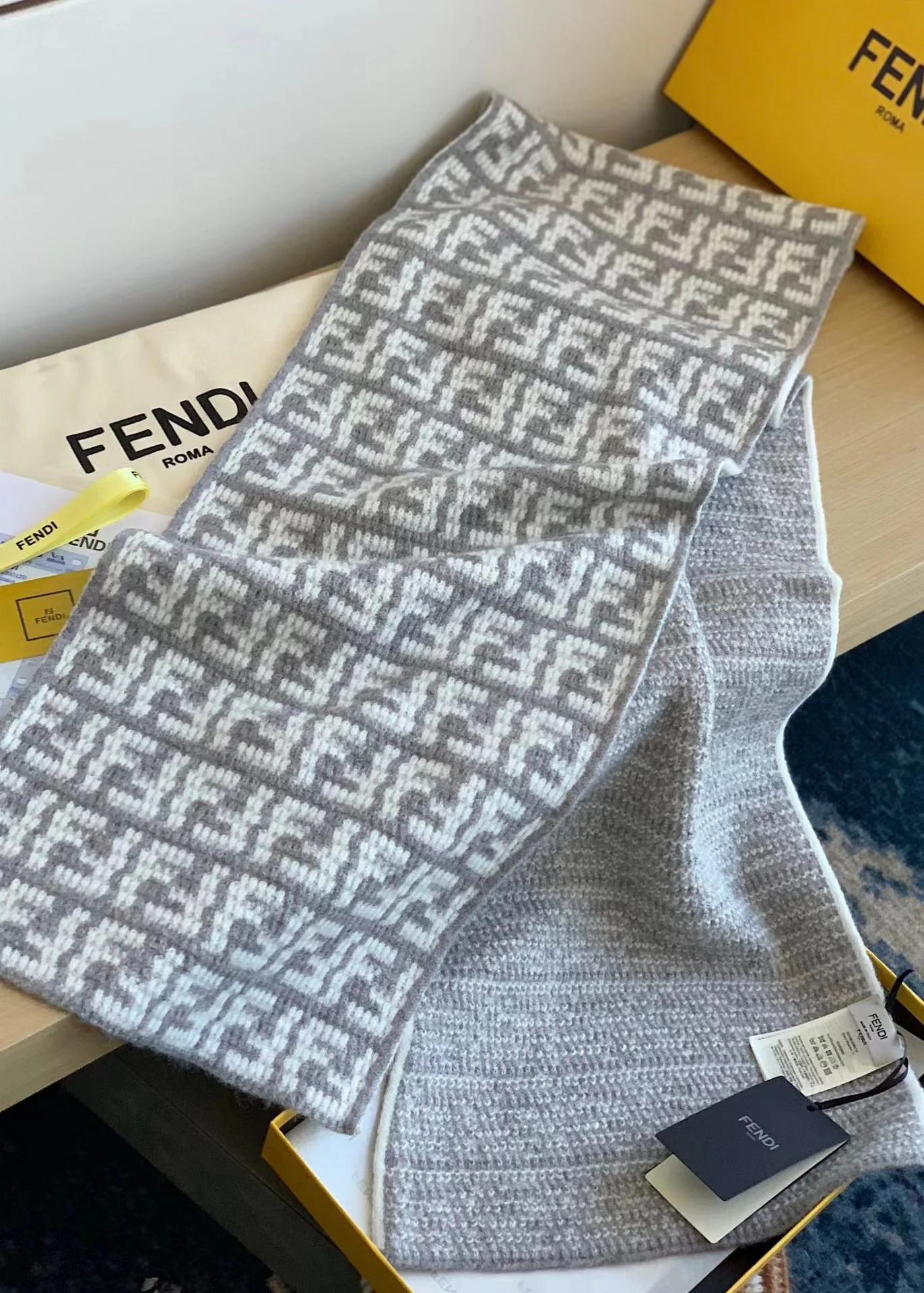 Классический шарф Fendi с монограммой - шерсть и кашемир