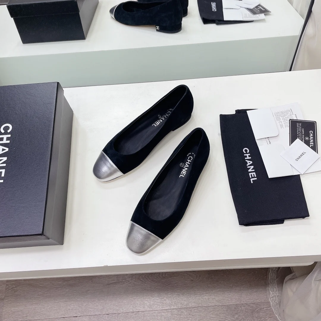 Классические балетки Chanel - серебристые