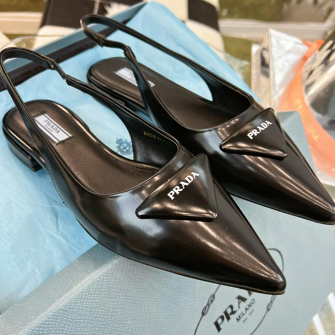 Prada Весна/Лето 2023 - Мюли с острым носком - Черные