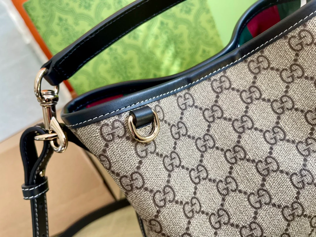 Мини-сумка Gucci 2025 из черной кожи - коричневая