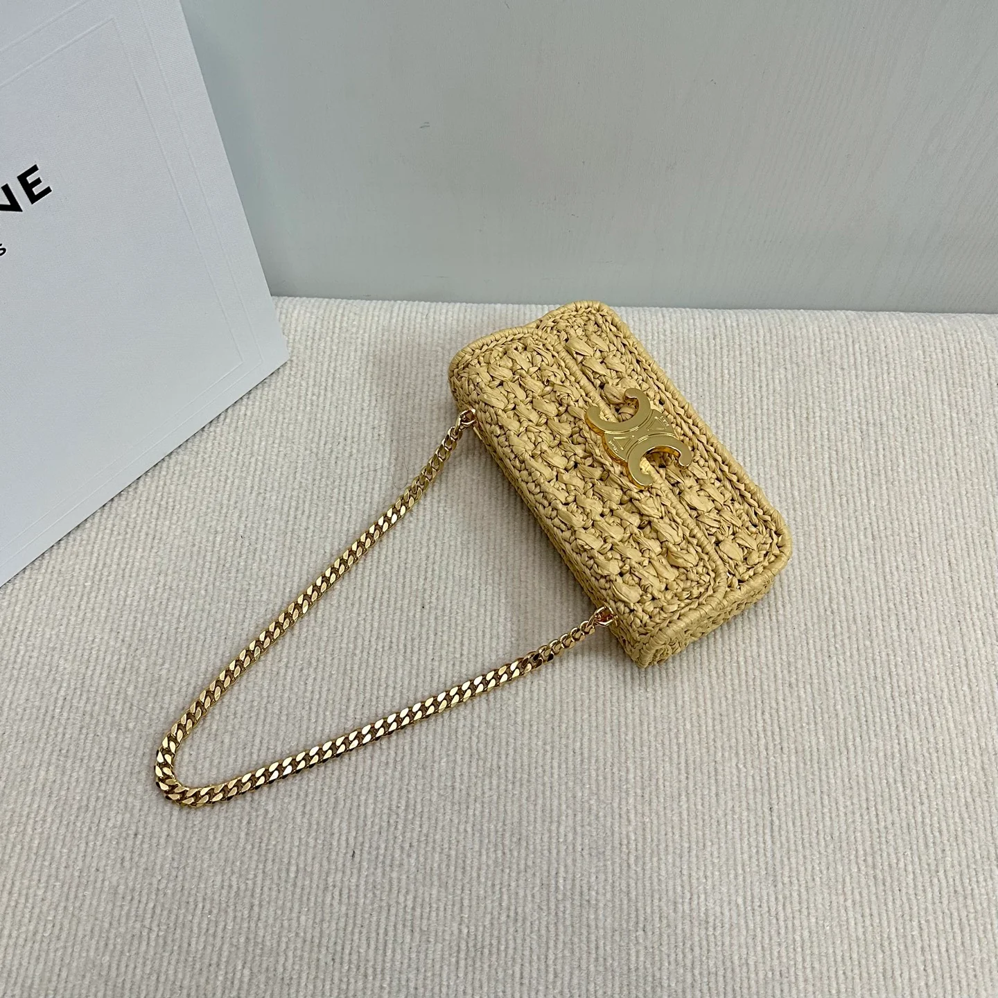 Сумка Celine Triomphe с плетеной цепочкой