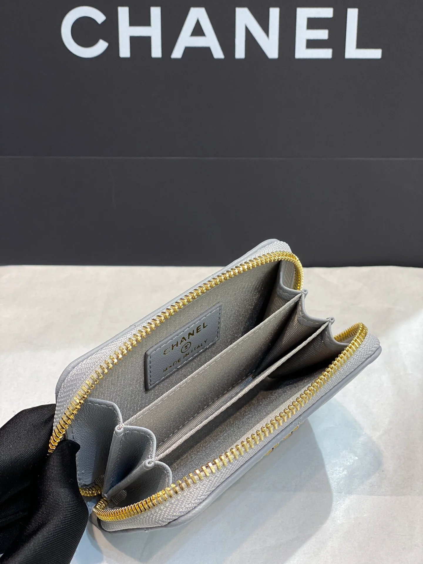 Chanel-19系列 大菱格拉链卡包 灰色