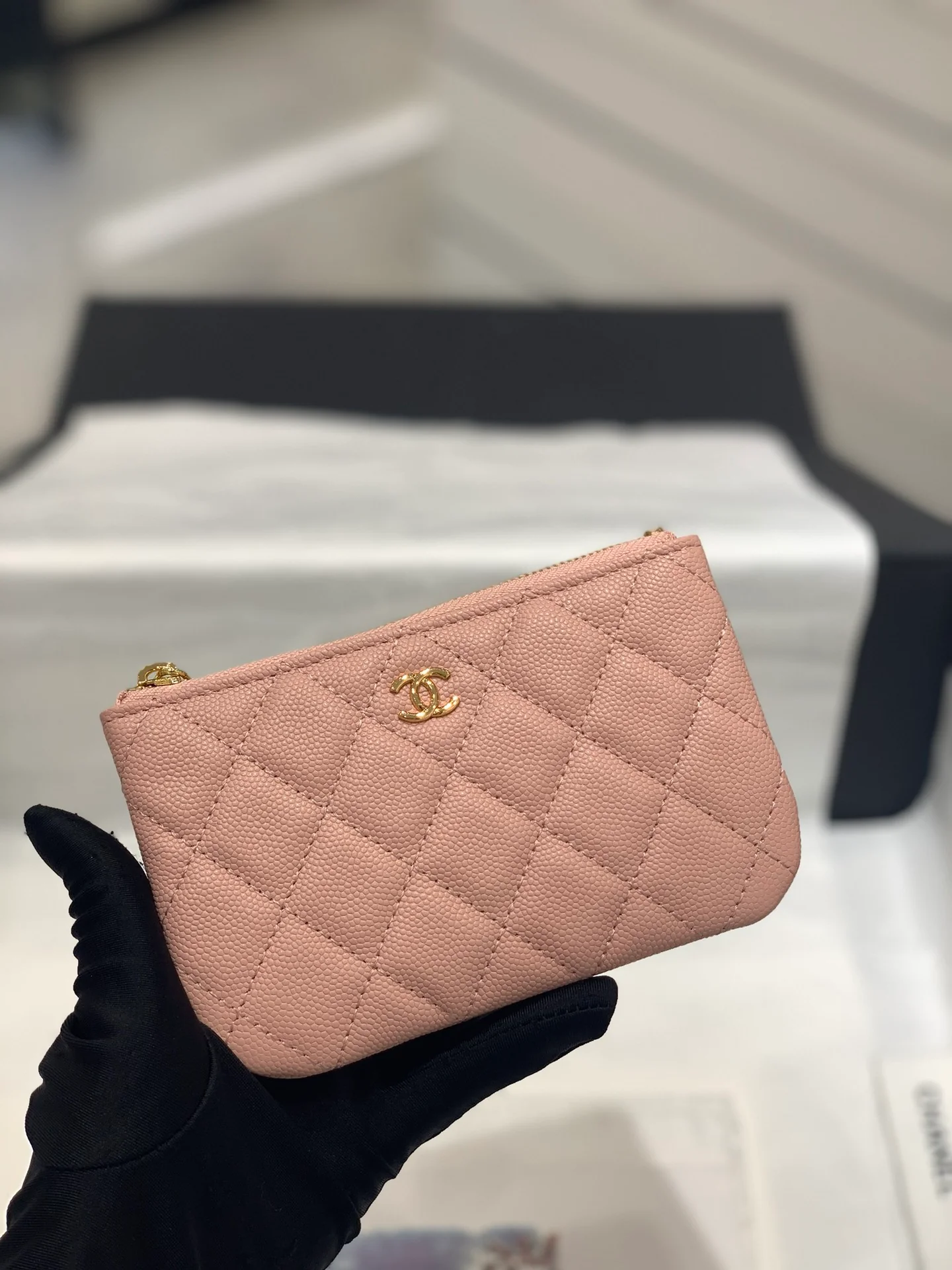 Chanel-19系列 经典皮革拉链零钱包 粉色金扣