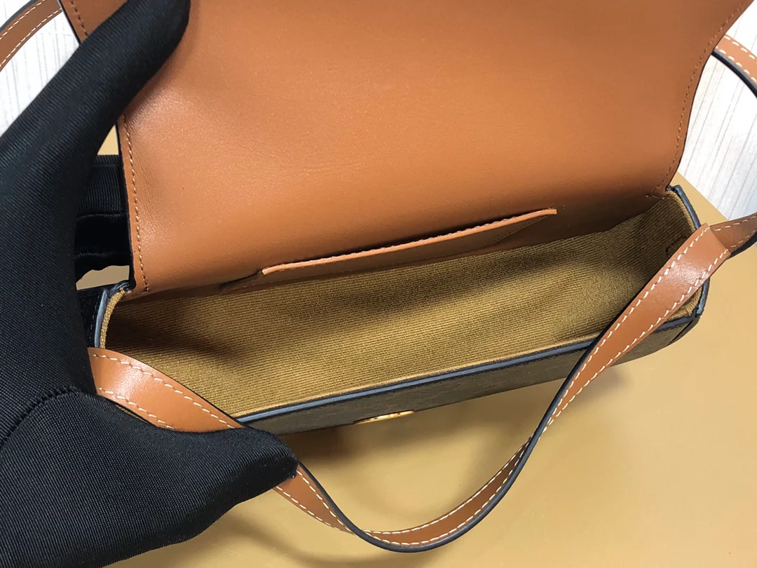 Мини-клатч Celine Taboo с монограммой