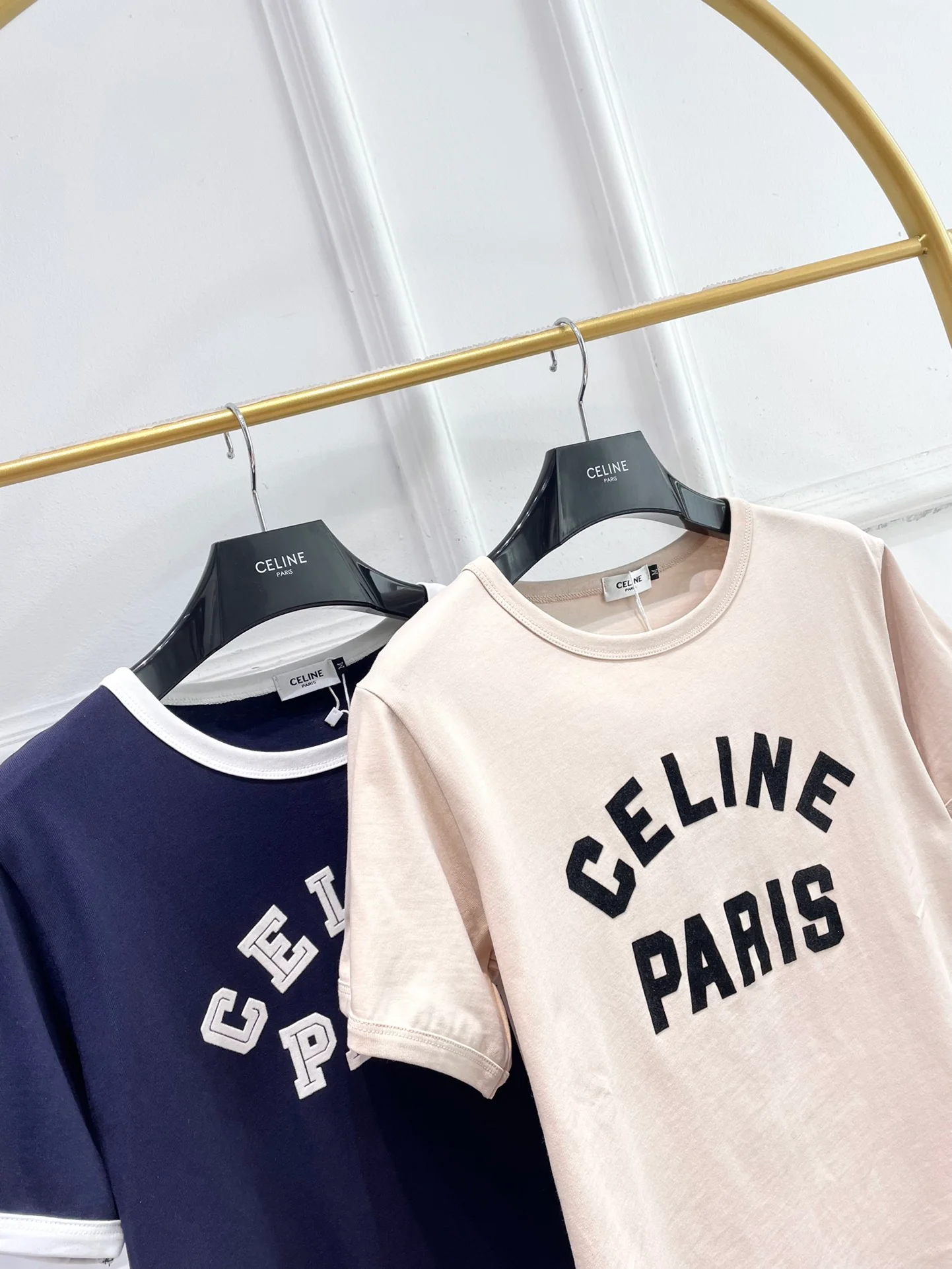 Celine-2404 Хлопковая футболка с коротким рукавом и бархатным покрытием - светло-коричневая