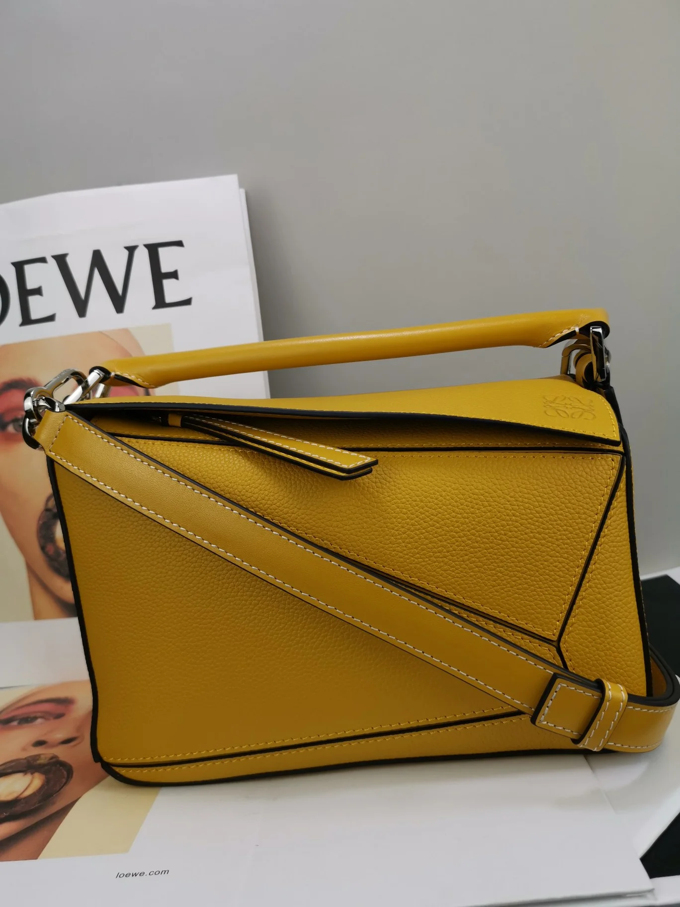 Сумка Loewe Puzzle из телячьей кожи, размер S, 23.