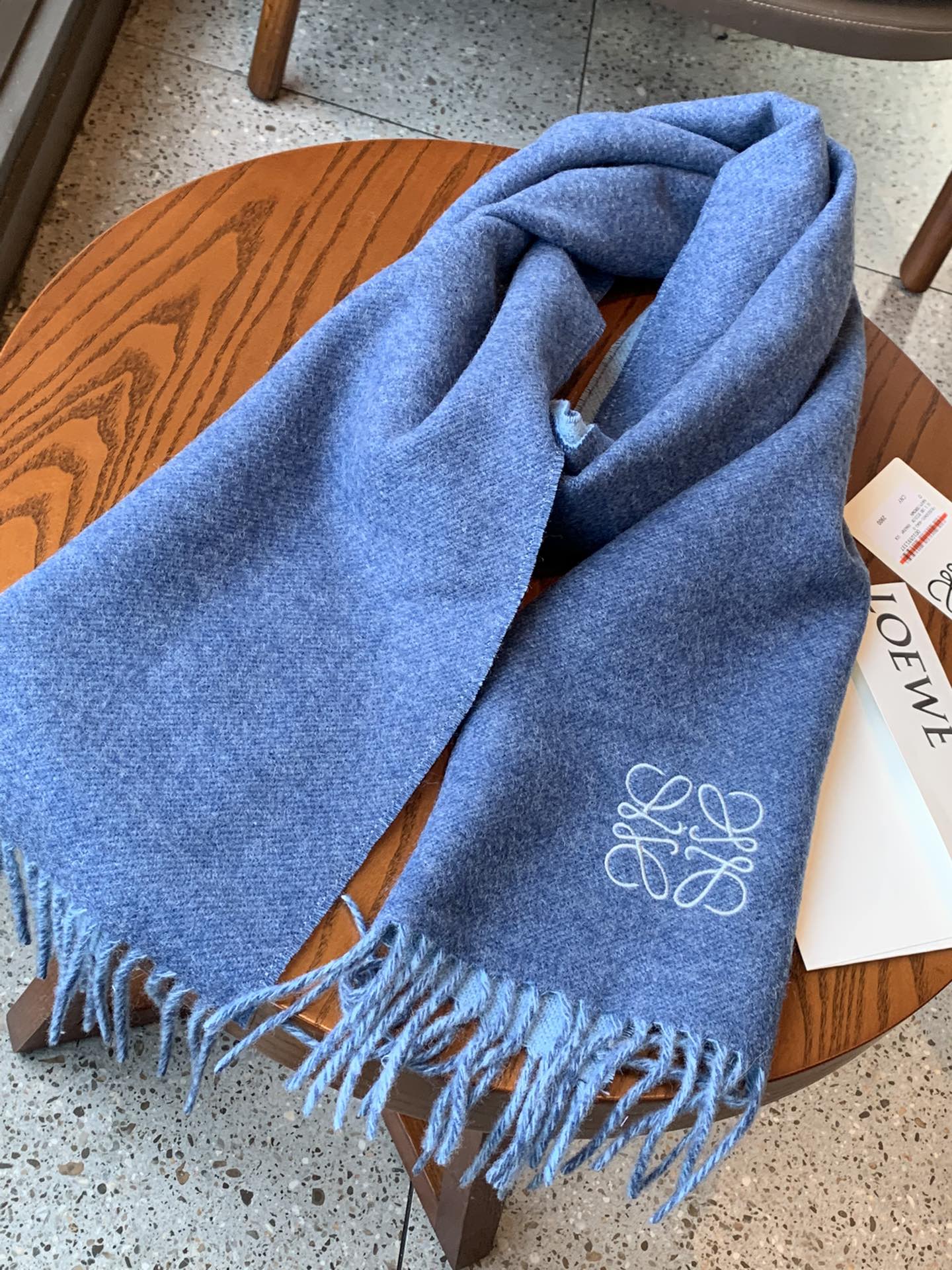 Шарф Lolwei с кисточками, однотонный, 90 г, австралийская шерсть, 10 г, кашемир, синий.