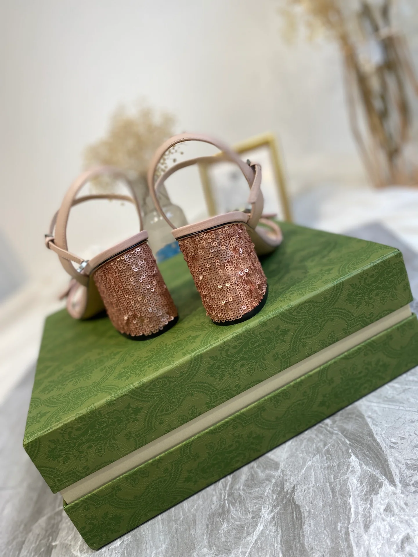 Босоножки Gucci на высоком каблуке с ремешками - 2