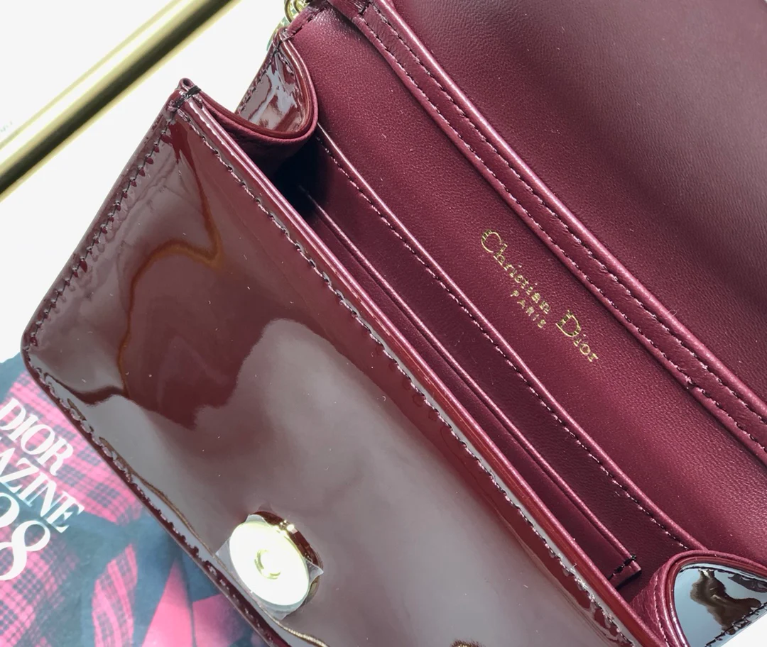 Dior Lady Dior Nano 链条卡包／腰包-漆皮酒红