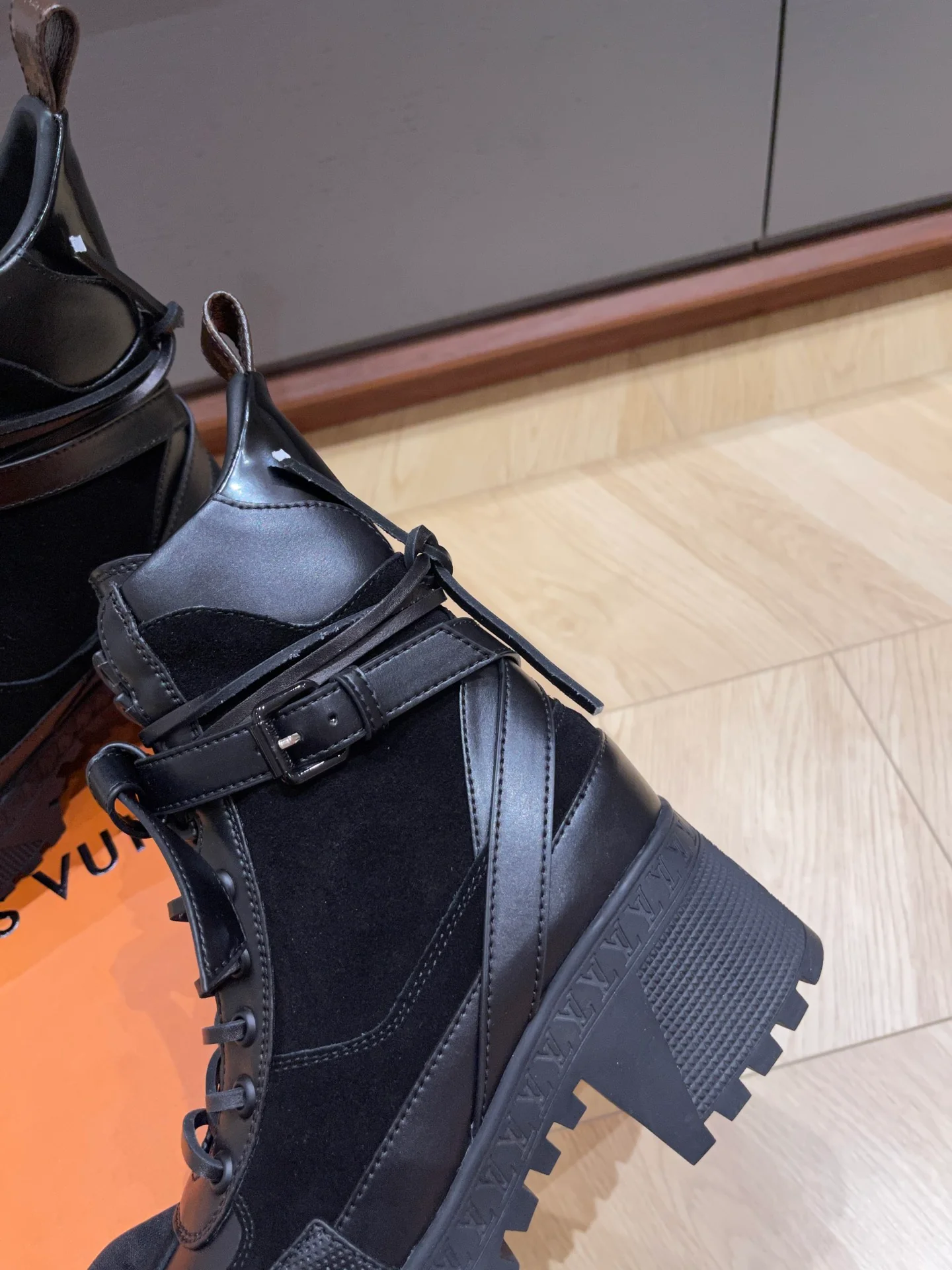 LV-2024 - Повседневные ботинки - Черные