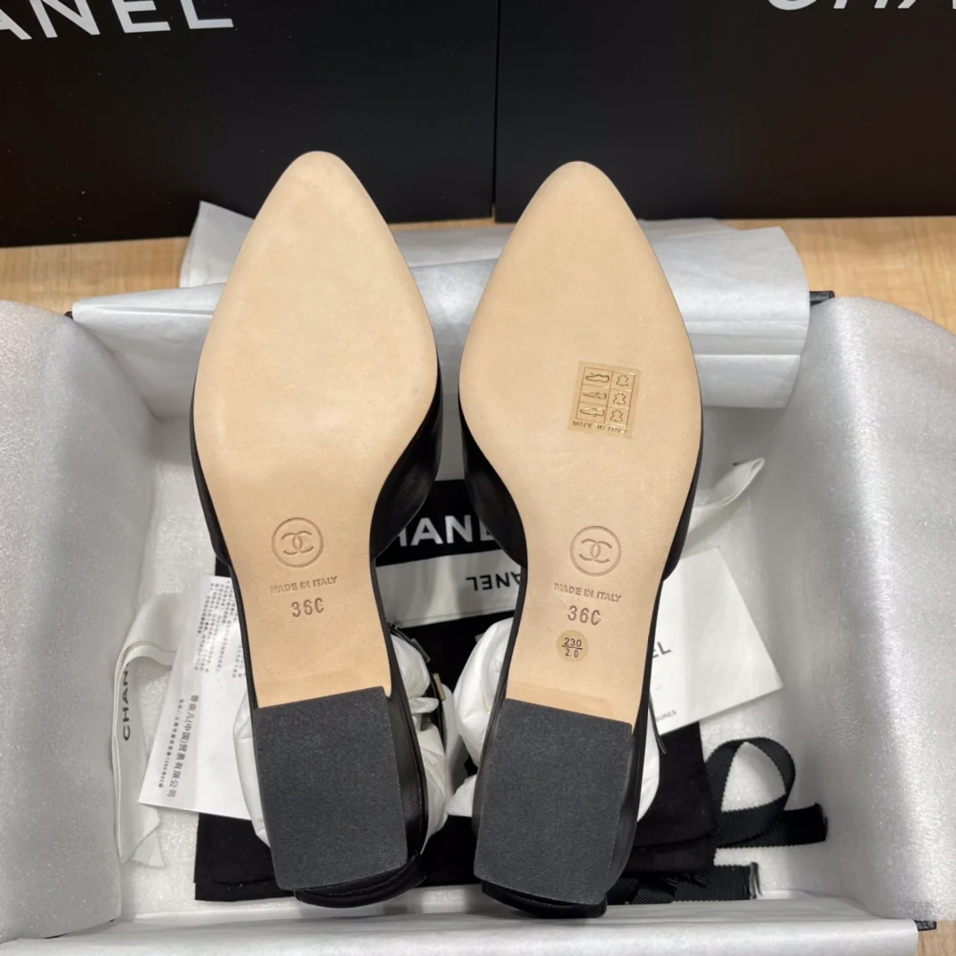 Chanel - Черные ботинки