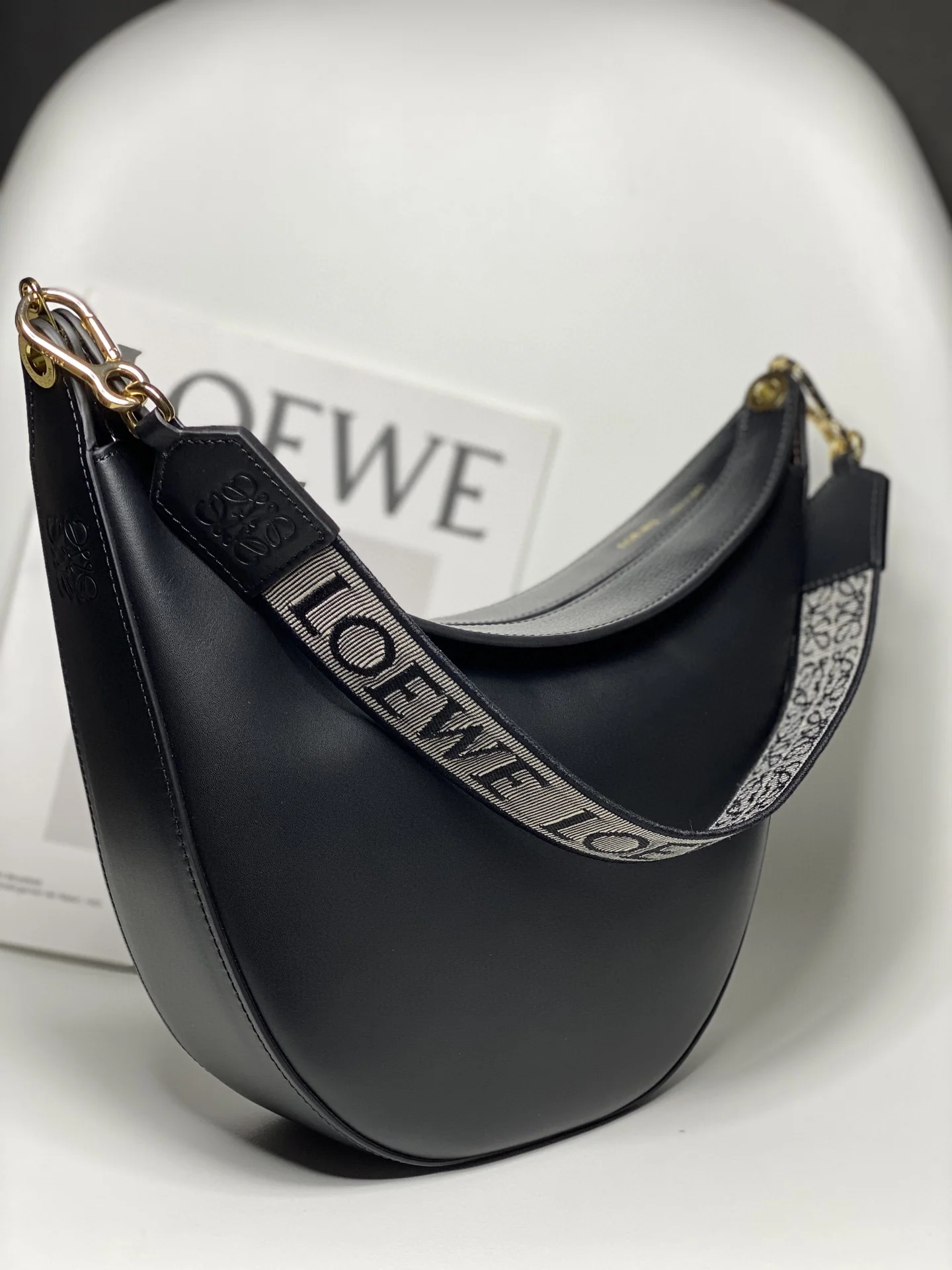Сумка Loewe Luna Collection Moon Bag - 1