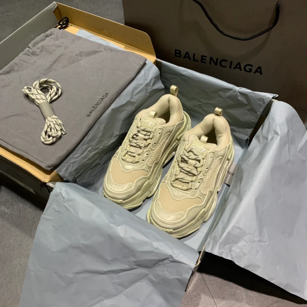 Balenciaga - Dad Shoes - 24