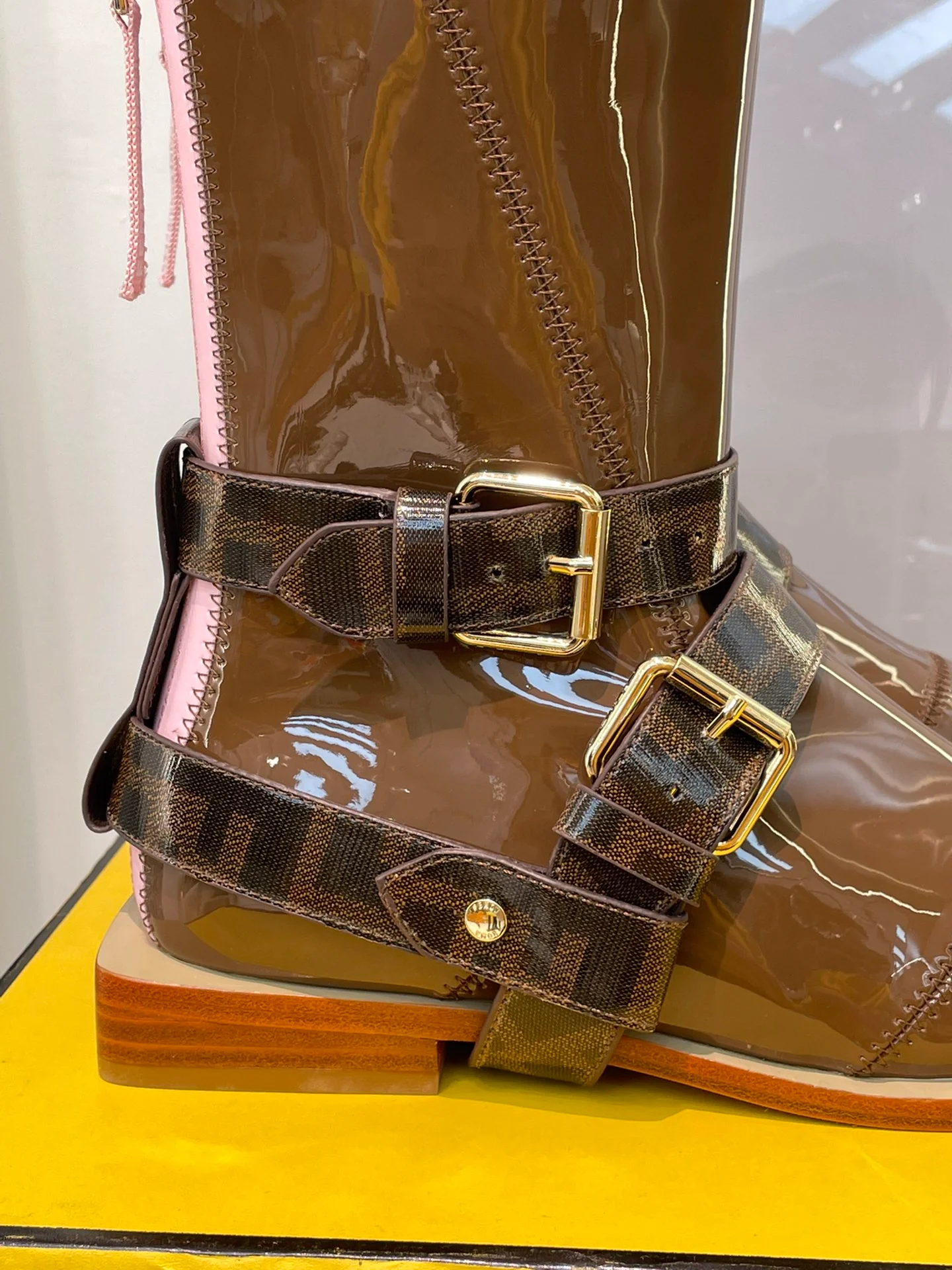 Fendi - Стильные - Британский стиль - Модные ботинки - Коричневые