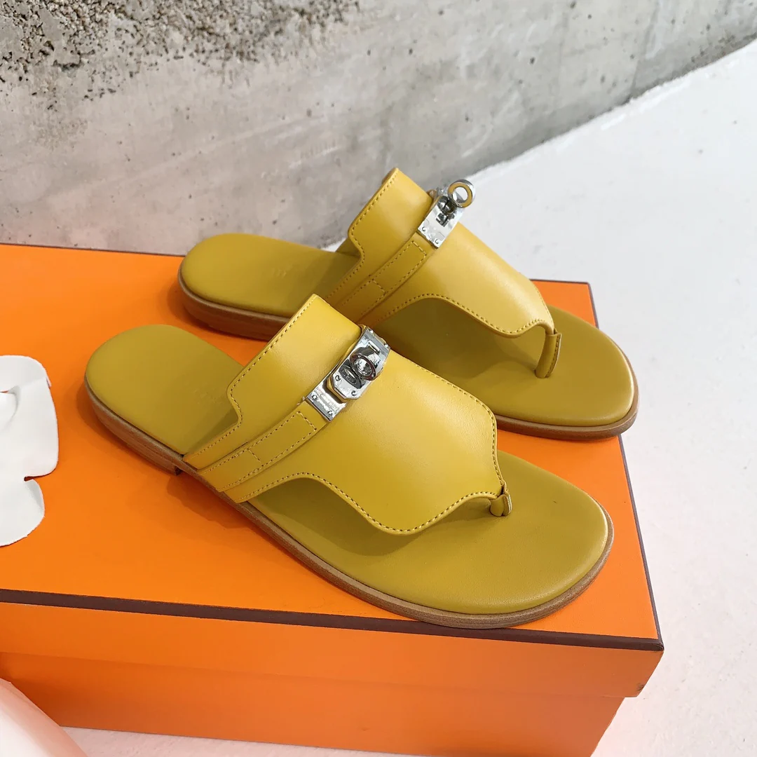 Шлёпанцы Hermes Kelly — горчично-жёлтые