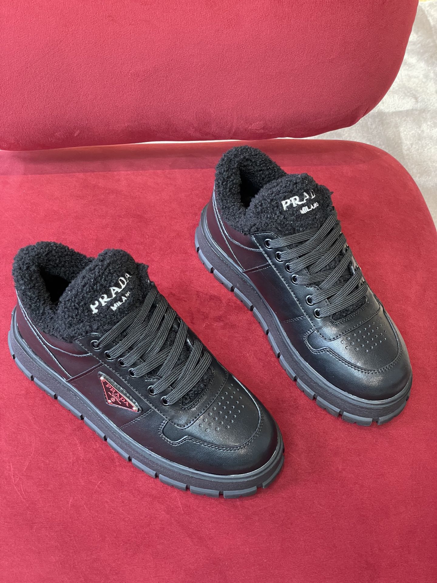 Prada - Шерстяные повседневные туфли на платформе - Черные