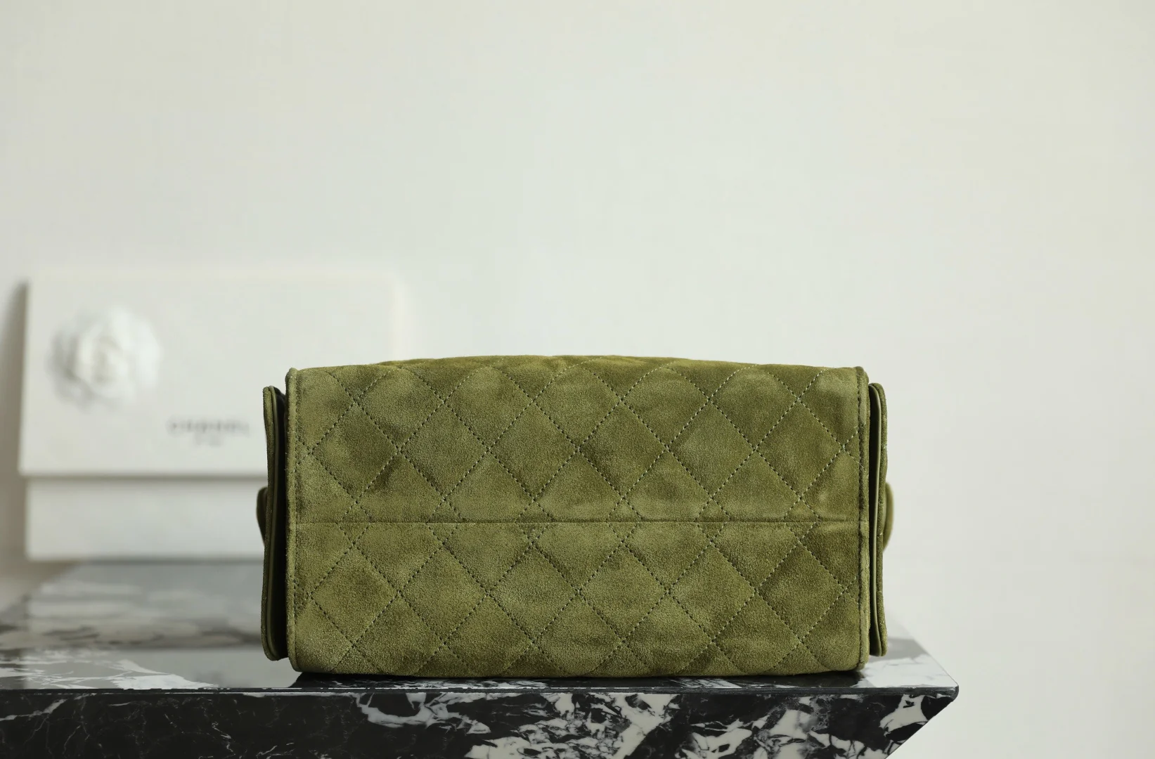 Маленькая винтажная золотая пряжка Chanel 25k Matcha Green