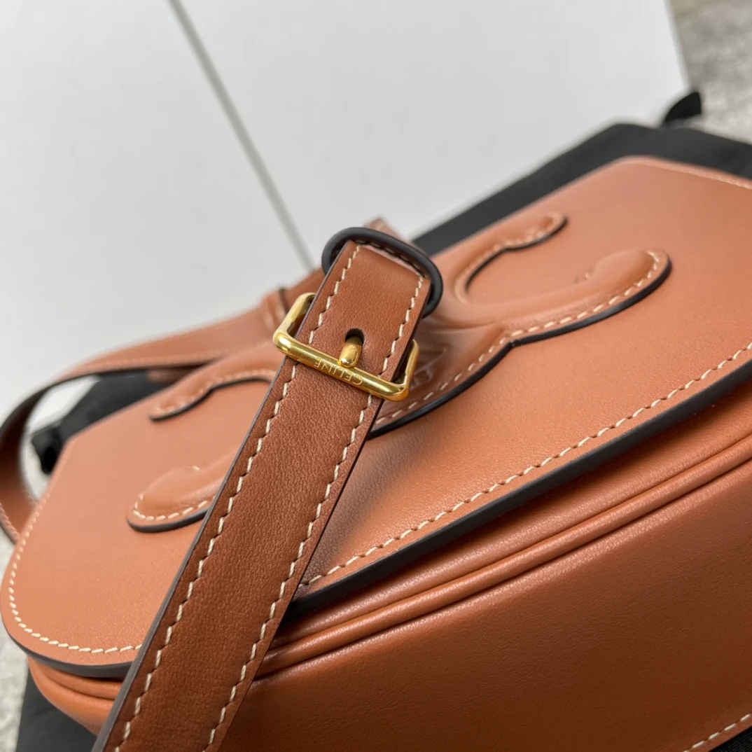 Celine-folco-cuir-triomphe-сумочка-2