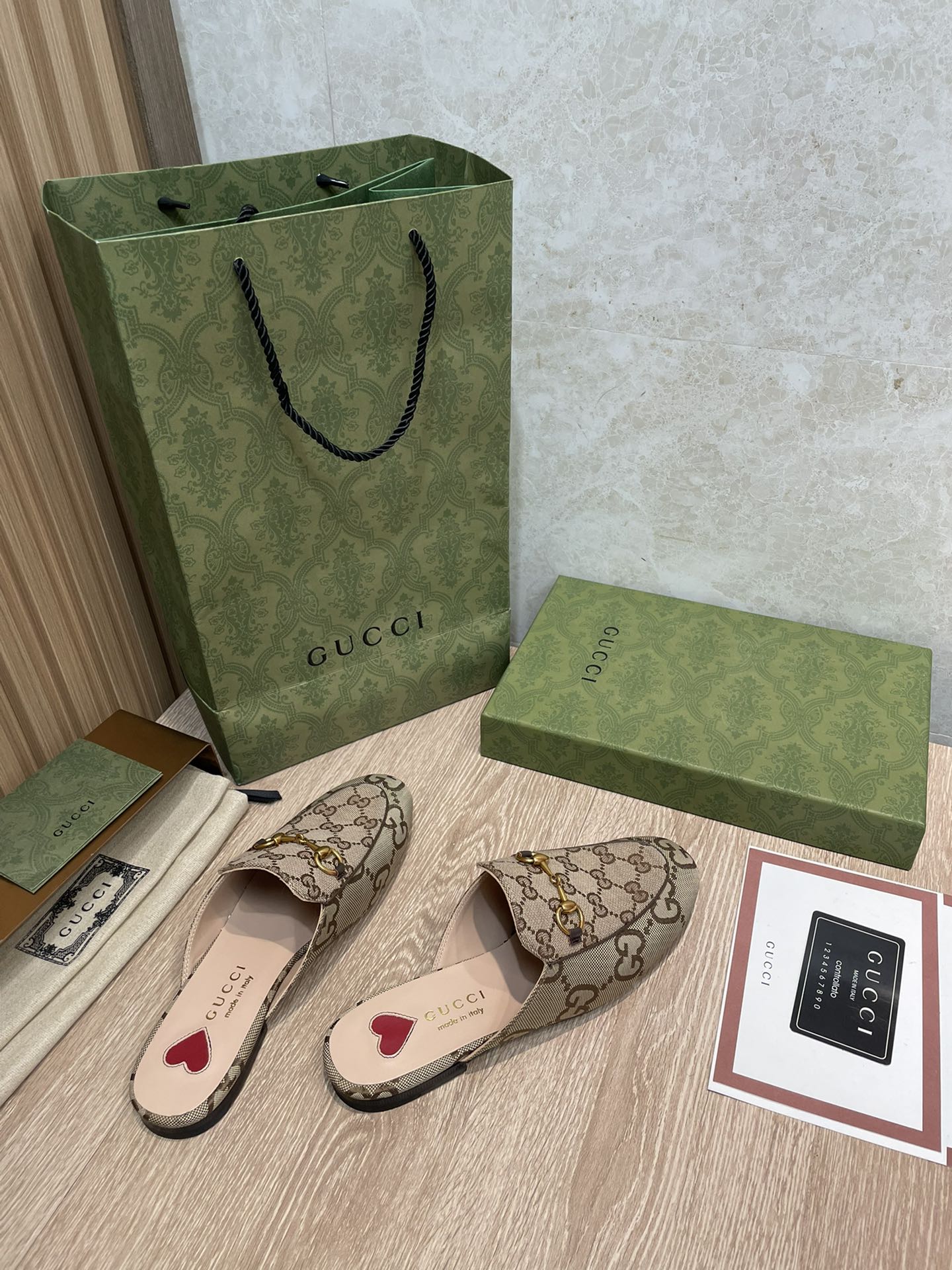 Мюли/тапочки Gucci в форме сердца