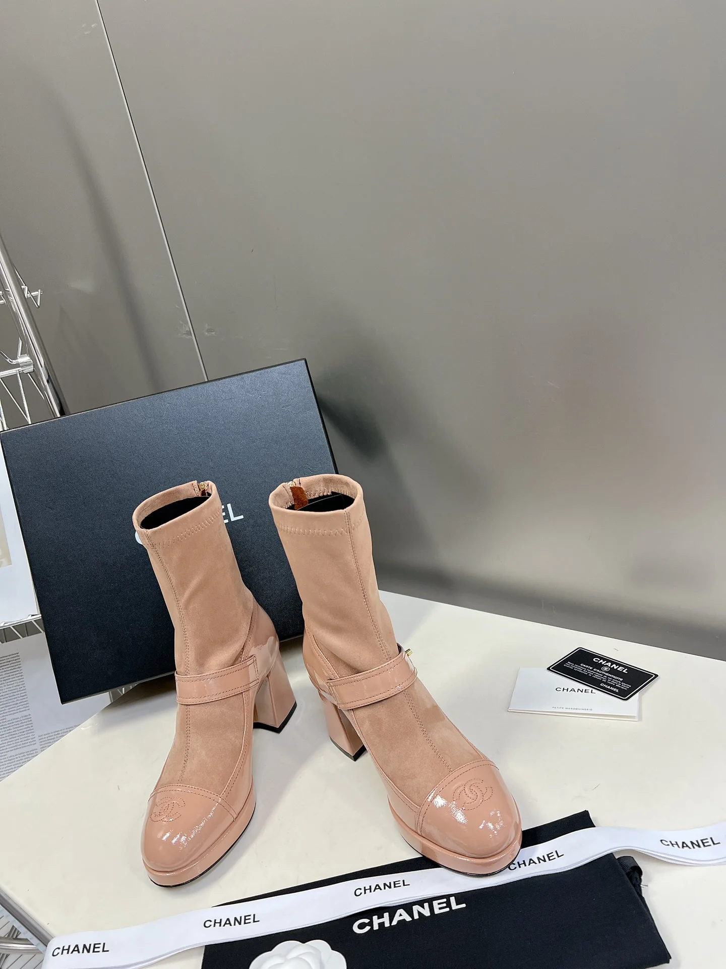 Chanel - Классические осенне-зимние повседневные ботинки - Розовые