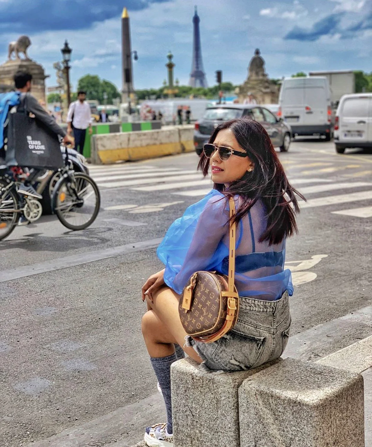 Круглая сумка LV