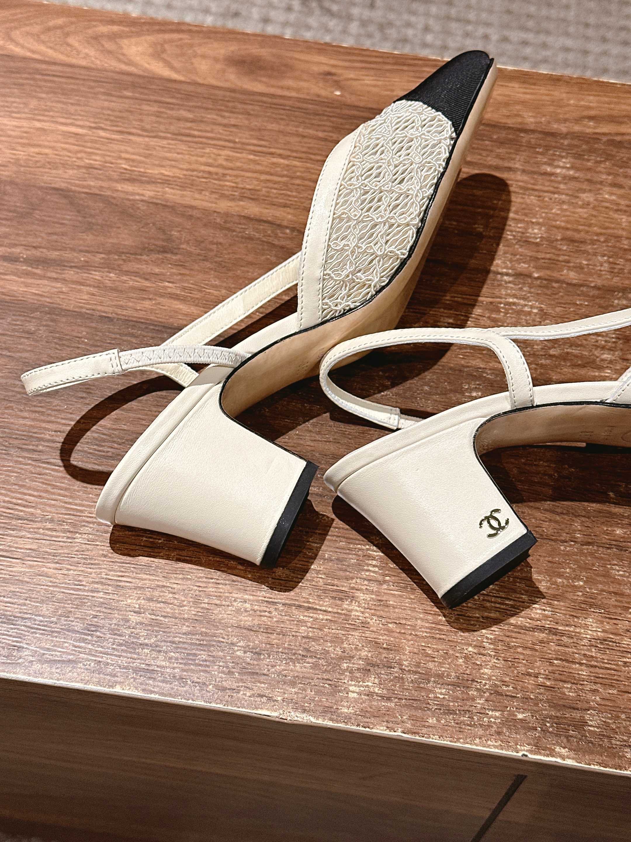 Chanel - Кружево и отделка из шаньдунского шелка - Туфли на массивном каблуке - Бежевый