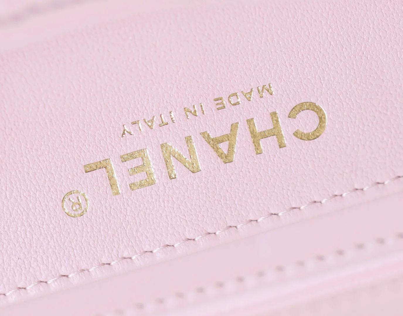 Chanel - Большая сумка - Светло-розовая - Светло-золотистая пряжка