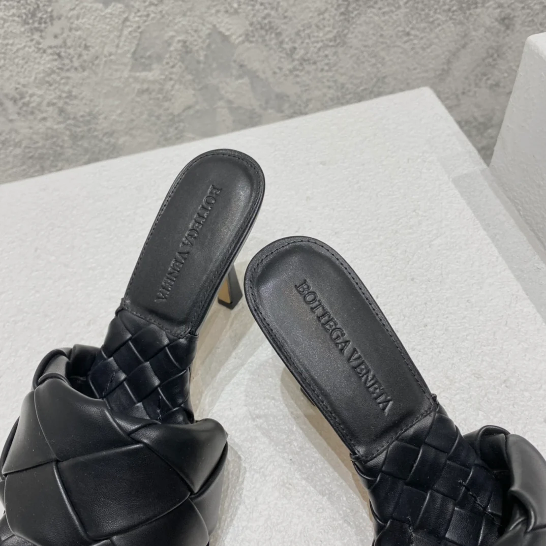 BV - Плетеные сандалии - Черные