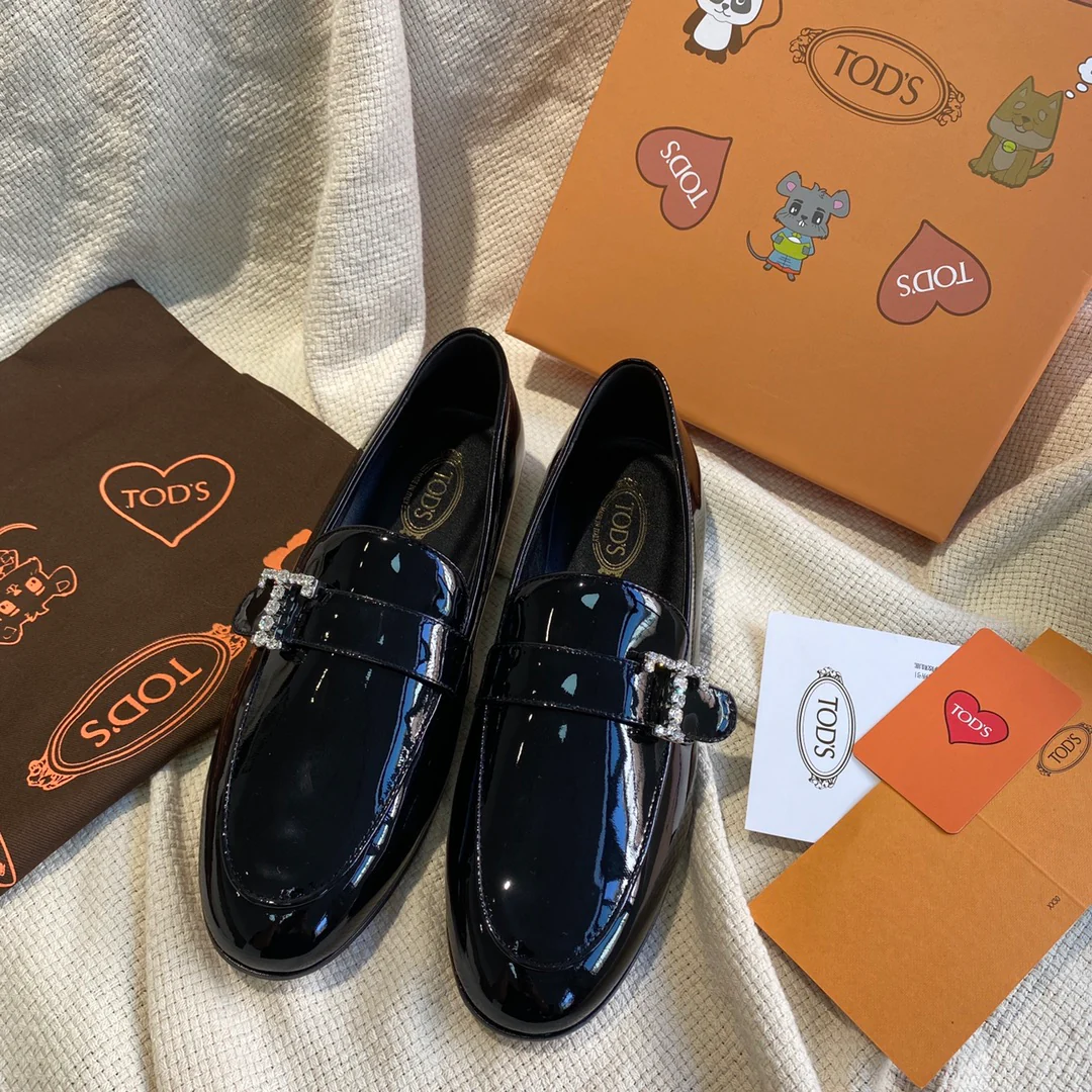 Tods - Лоферы с бриллиантовой пряжкой