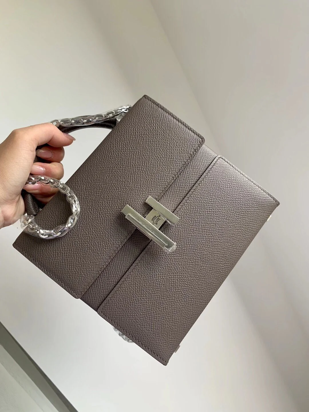 Hermes-cinhetic-24-8f-epsom-tin ash-silver buckle