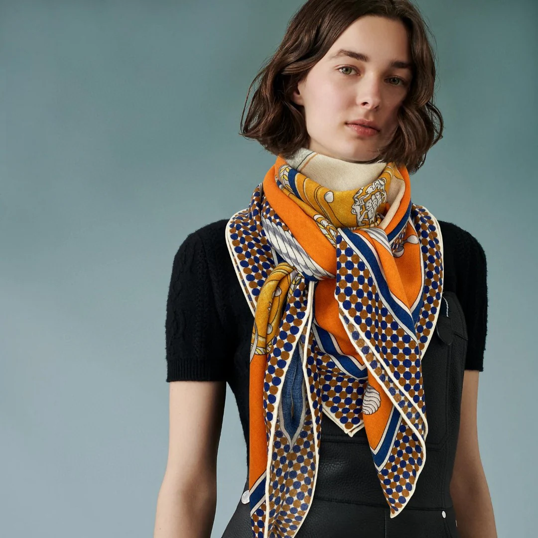 Hermes - Шарф Mr. Coach Square Scarf - 140 см - 70% кашемир - 30% шелк - 1 шт.