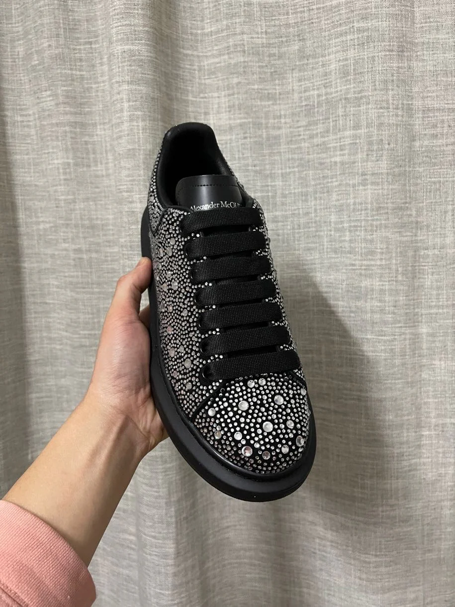 Классические белые кроссовки McQueen - унисекс - черно-белые с ромбовидной отделкой - премиум-издание