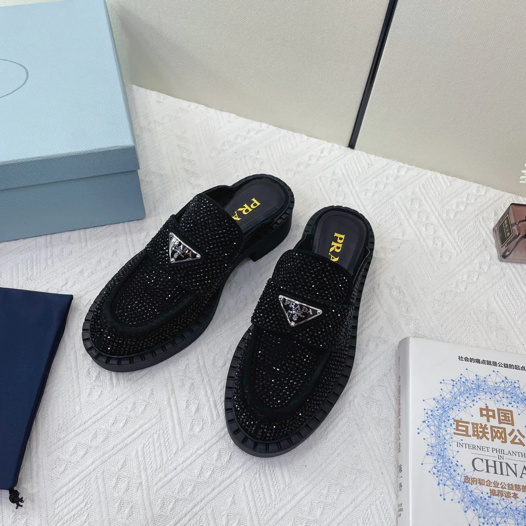 Туфли Prada - украшенные стразами - черные мюли Prada