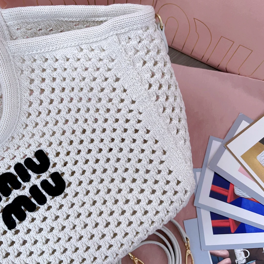 Сумка-тоут Miu Miu 5bg281 с ажурным плетением - белая