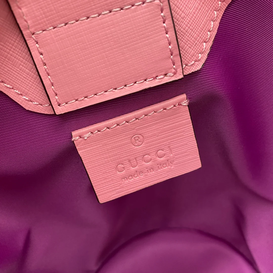 Gucci-夏季草莓水桶包