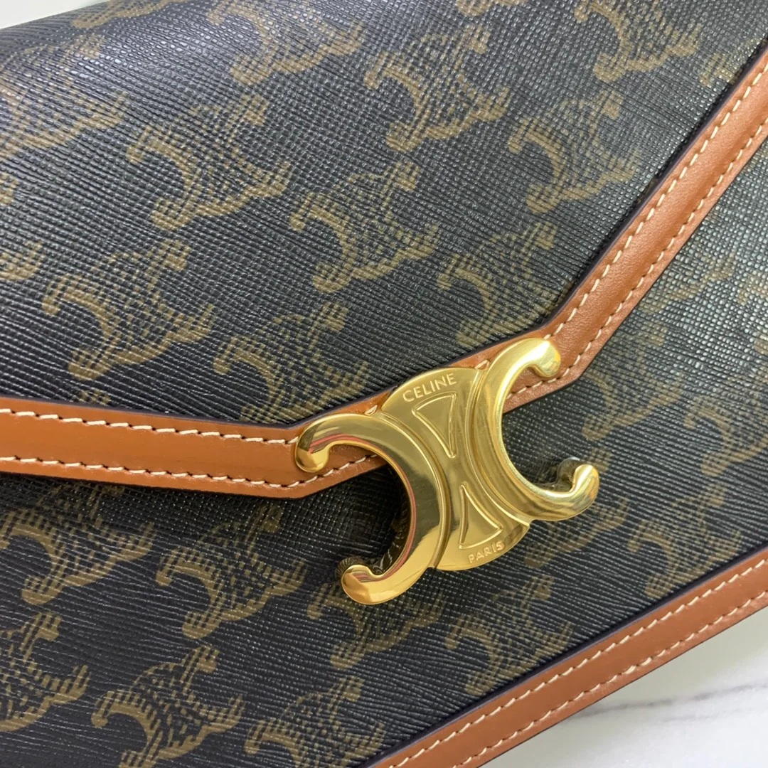 Сумка-конверт Celine WOC - полностью кожаный плечевой ремень - коричневая