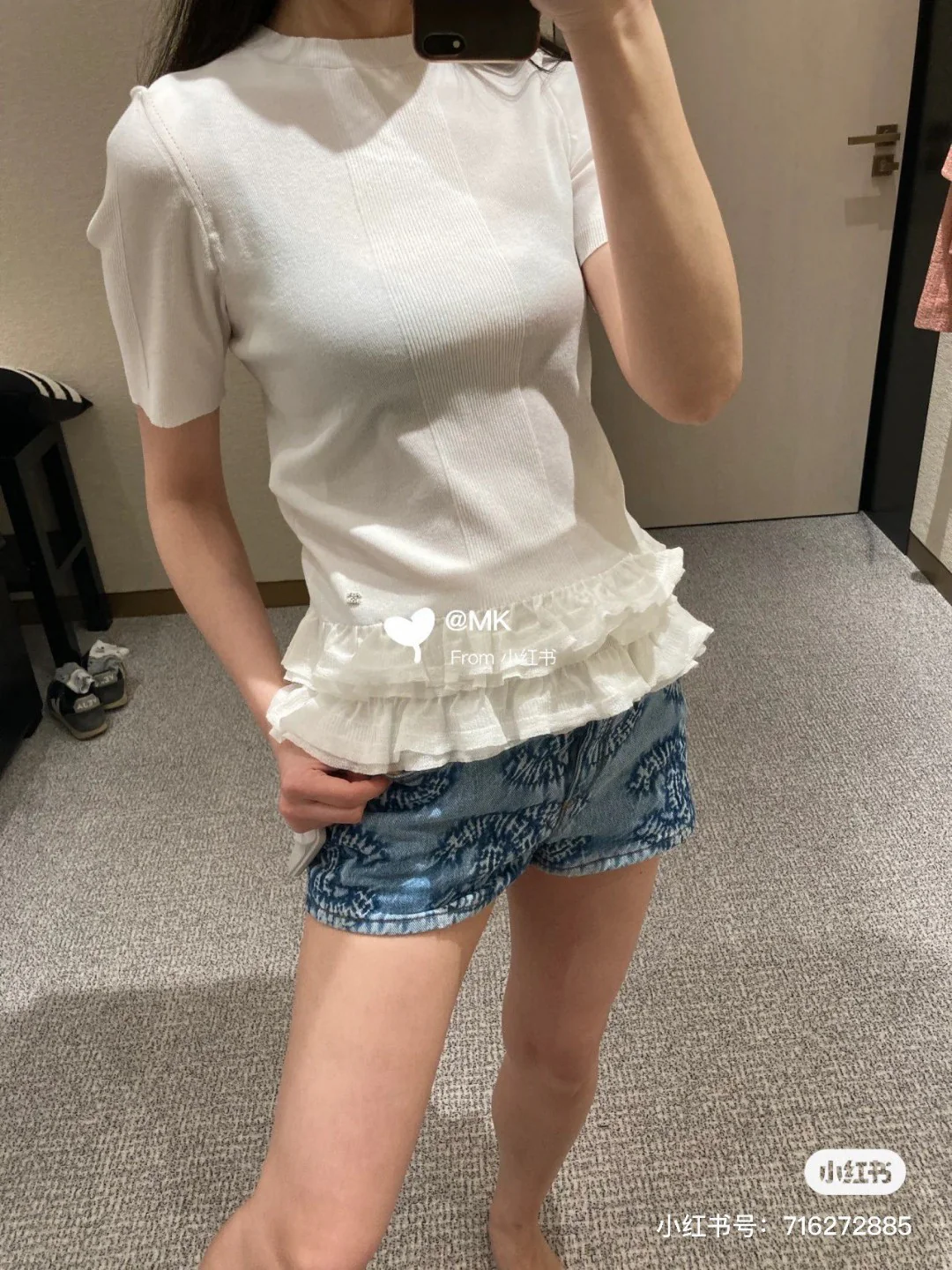 Платье Chanel 2403 с коротким рукавом, кружевной вязкой, белое.