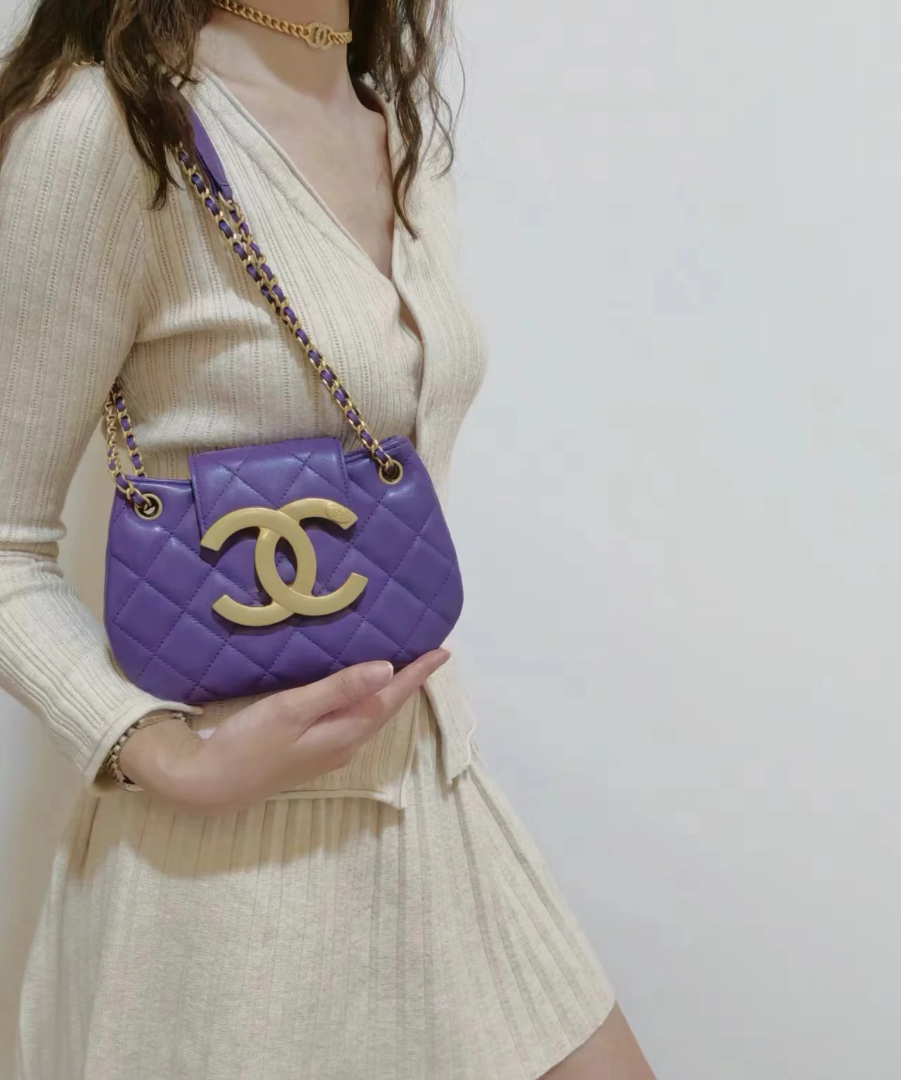 Новая коллекция Chanel ?Ранняя весна? — 24c — Большая ретро-сумка Double C — Мессенджер — Фиолетовая