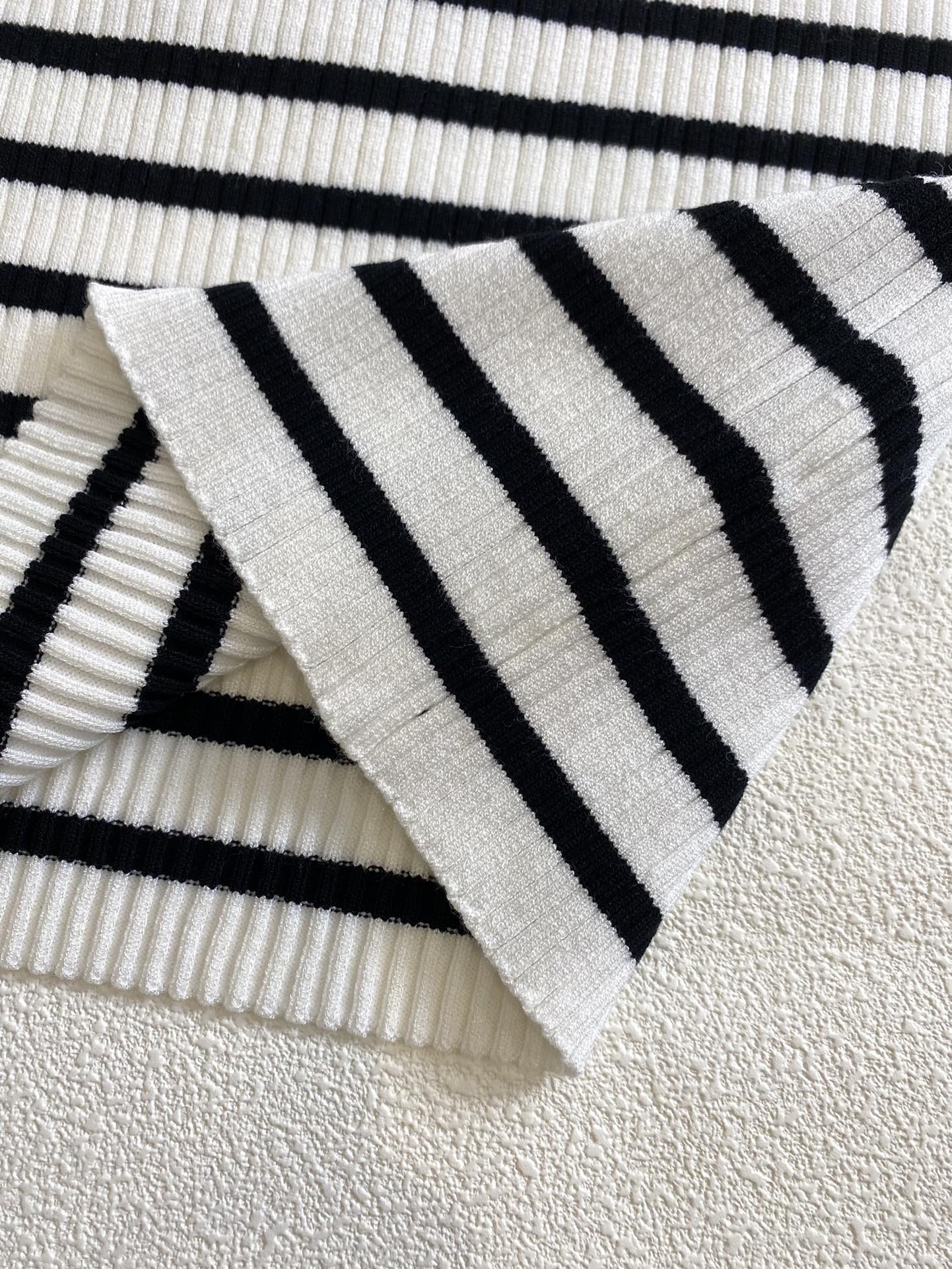 Вязаный жилет Celine-2404 ?Ранняя весна?, новинка, белый.