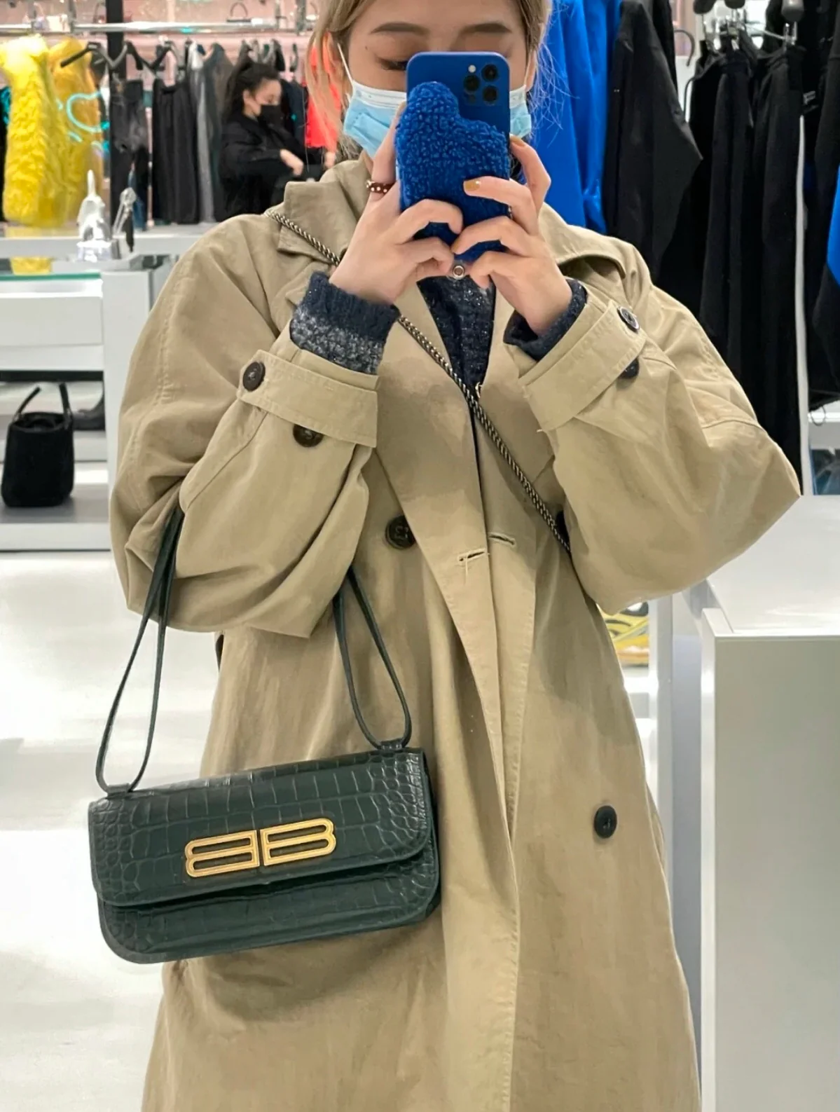 Сумка Balenciaga Gossip Bag - сумка через плечо - идеи для образа