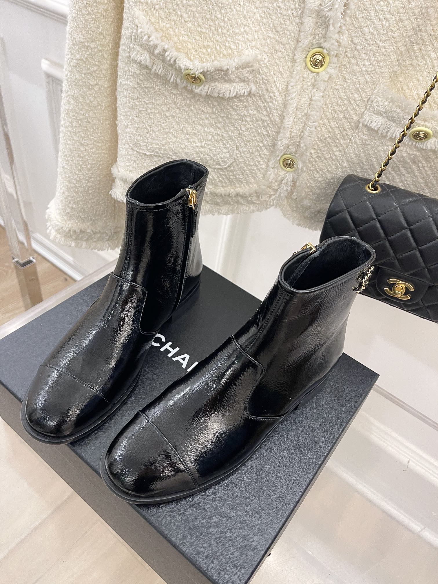 Новинка весны 2022 года от Hermes - Ботильоны - Черные - 1