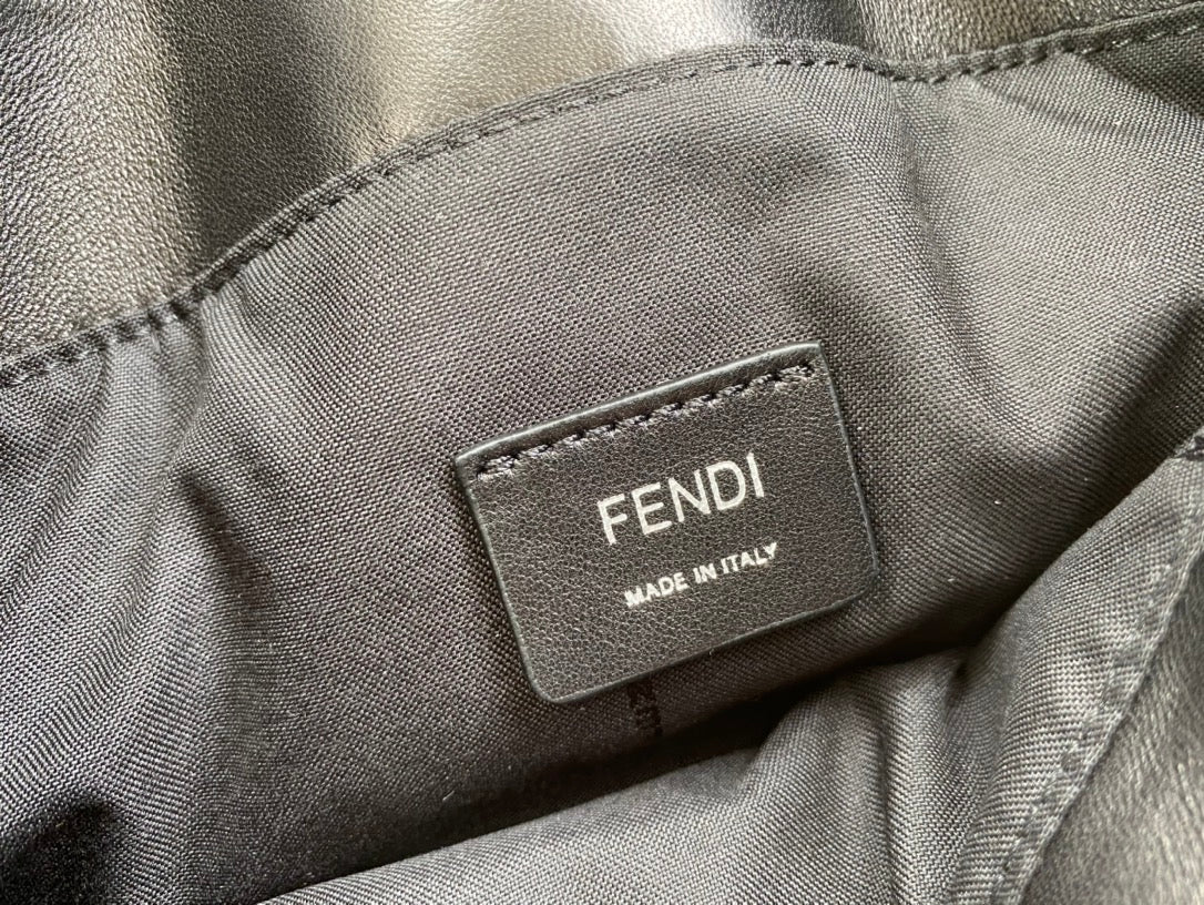 Сумка Fendi Baguette Medium из черной кожи - 2 шт.