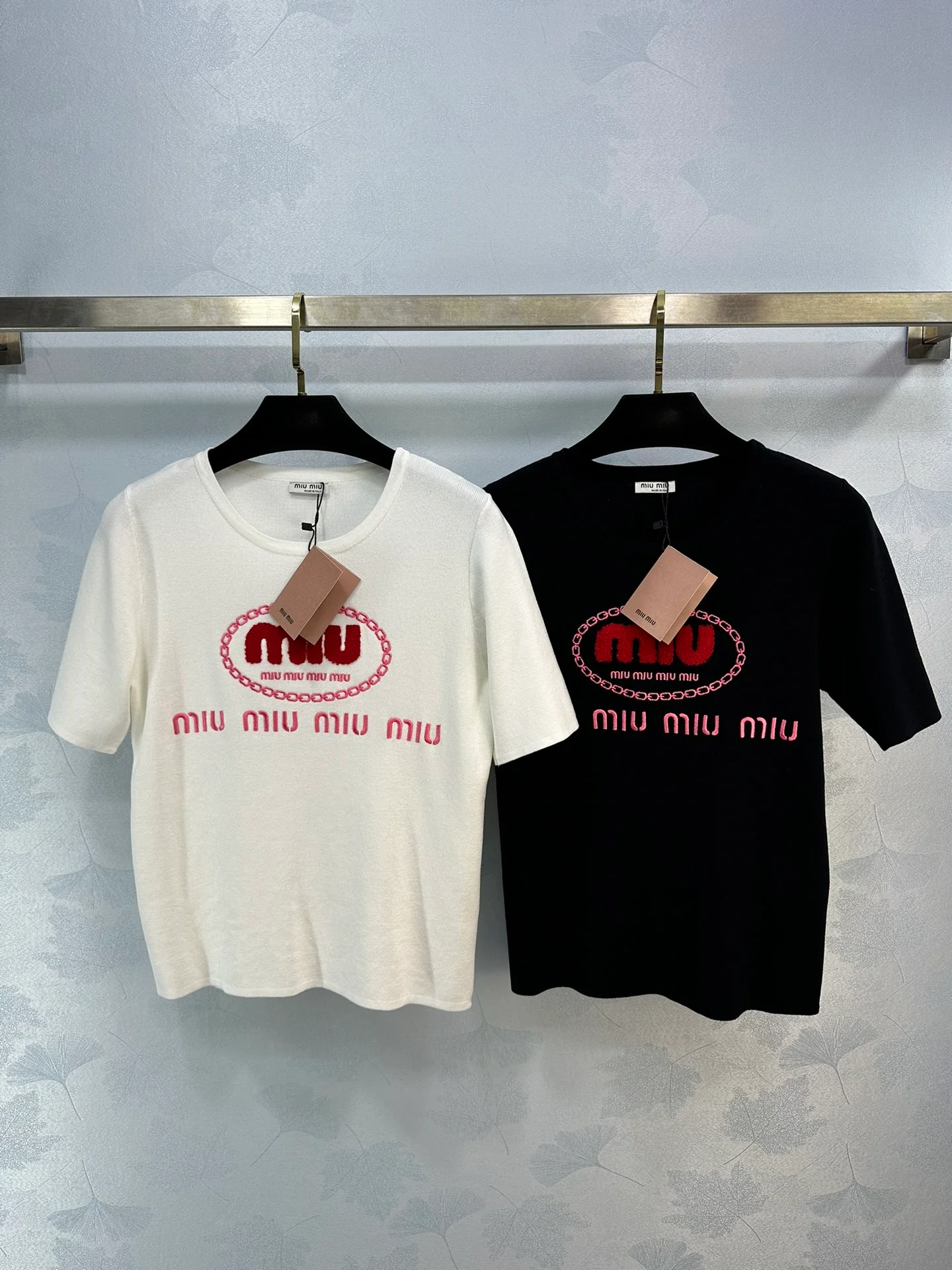 Miu Miu - 2404 - Летний новый вязаный топ с круглым вырезом и логотипом