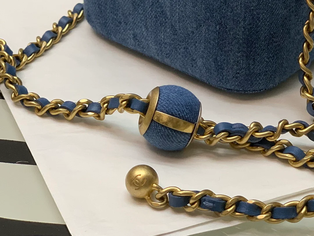 Маленькая коробочка Chanel Denim Gold Ball