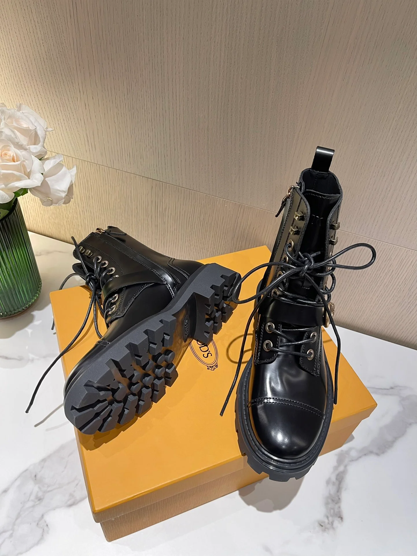 Tods - Новинка сезона осень/зима 2022 - Ботинки Martin